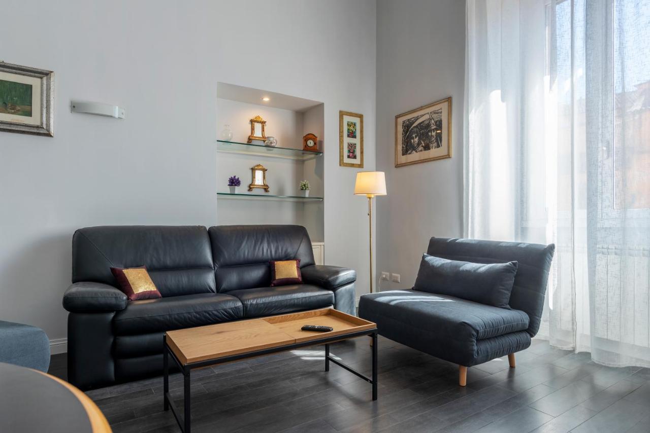 Piazza Del Popolo With View Apartment Rom